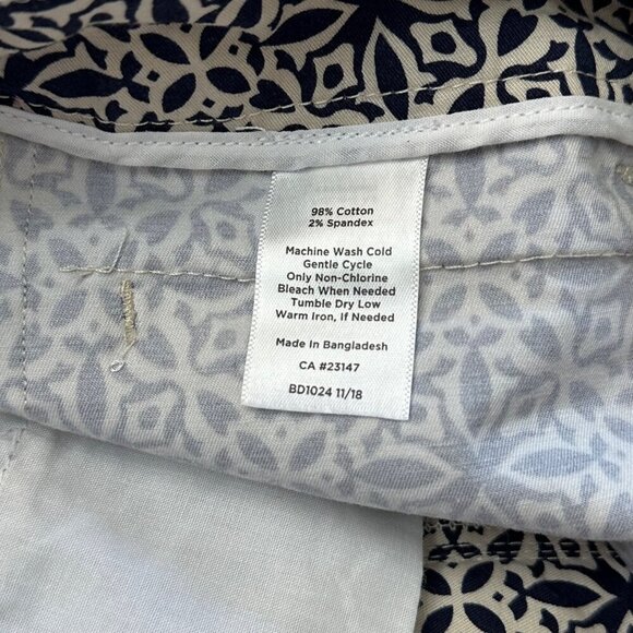 Talbots Capri Pants Women 8 Navy & Cream Geometric Print Cotton & Spandex - Picture 5 of 16
